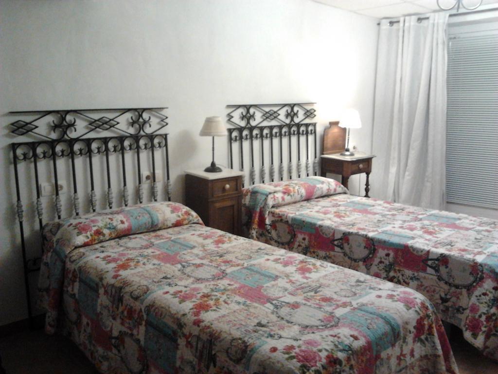 Hostal Los Aromas Villena Zimmer foto